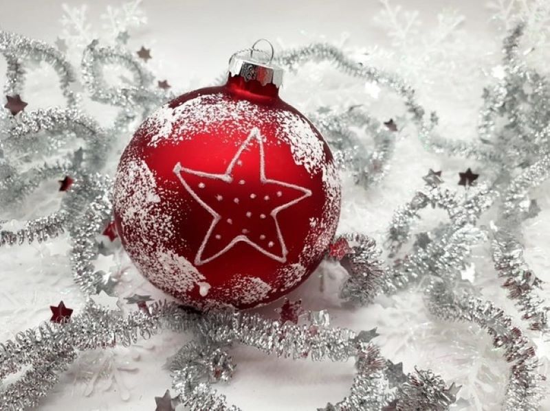 Traditional Christmas Ornaments to Consider